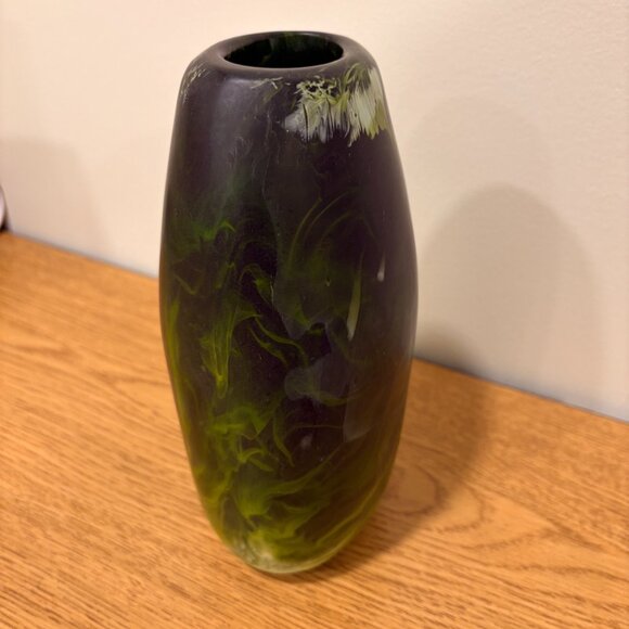 Medium Pebble Vase Dinosaur Designs - Picture 3 of 7